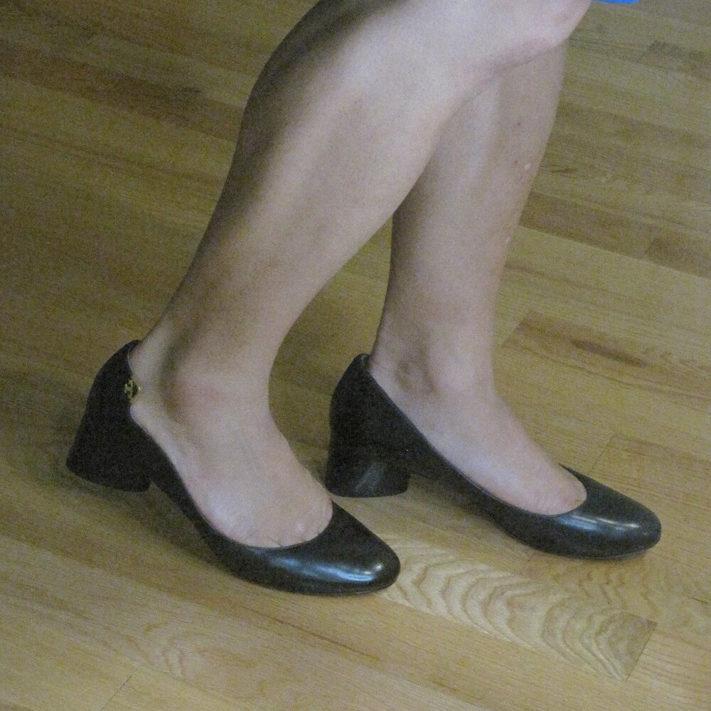Tory Burch Elizabeth Round Toe Black 1.75" Block Heel with Ankle Details 9.5M